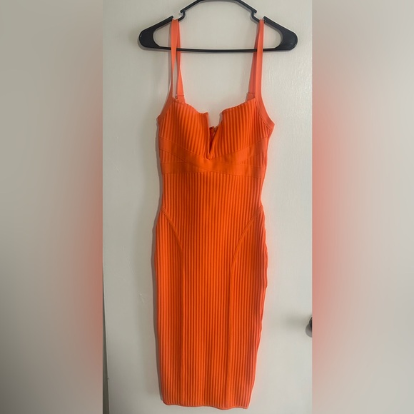 Misty Bandage Midi Dress - Orange
Fashion Nova - Picture 4 of 10